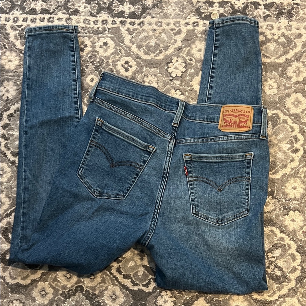 Levi's Women's Skinny Jeans in Blue - Picture 3 of 4